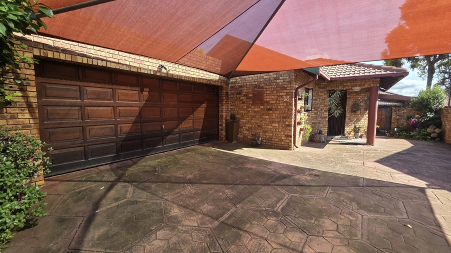 3 Bedroom Property for Sale in Magalieskruin Gauteng
