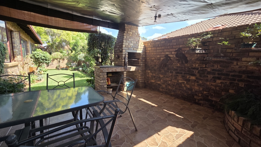 3 Bedroom Property for Sale in Magalieskruin Gauteng
