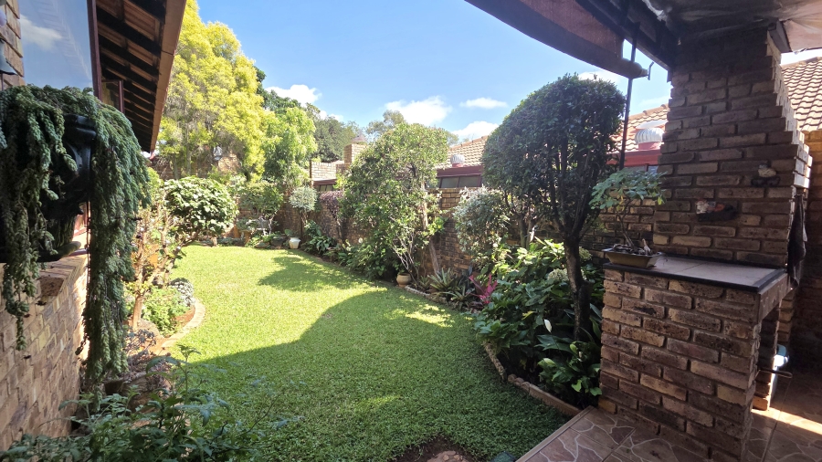 3 Bedroom Property for Sale in Magalieskruin Gauteng