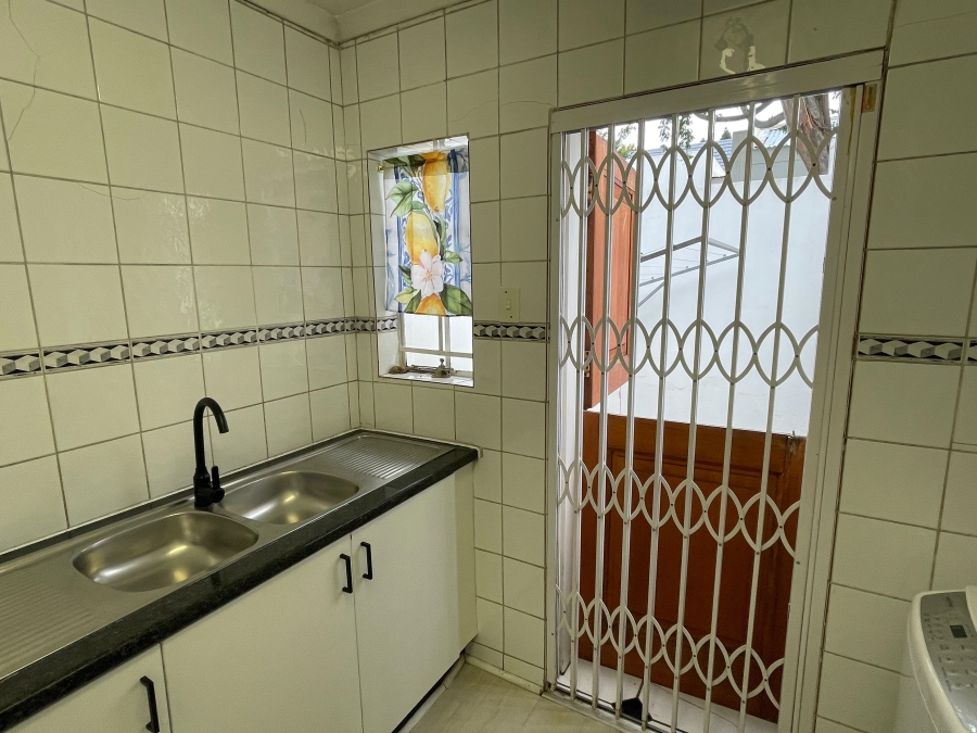 3 Bedroom Property for Sale in Faerie Glen Gauteng