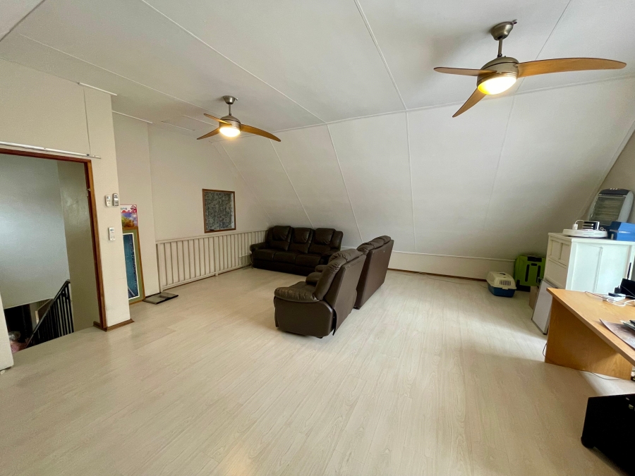 3 Bedroom Property for Sale in Faerie Glen Gauteng