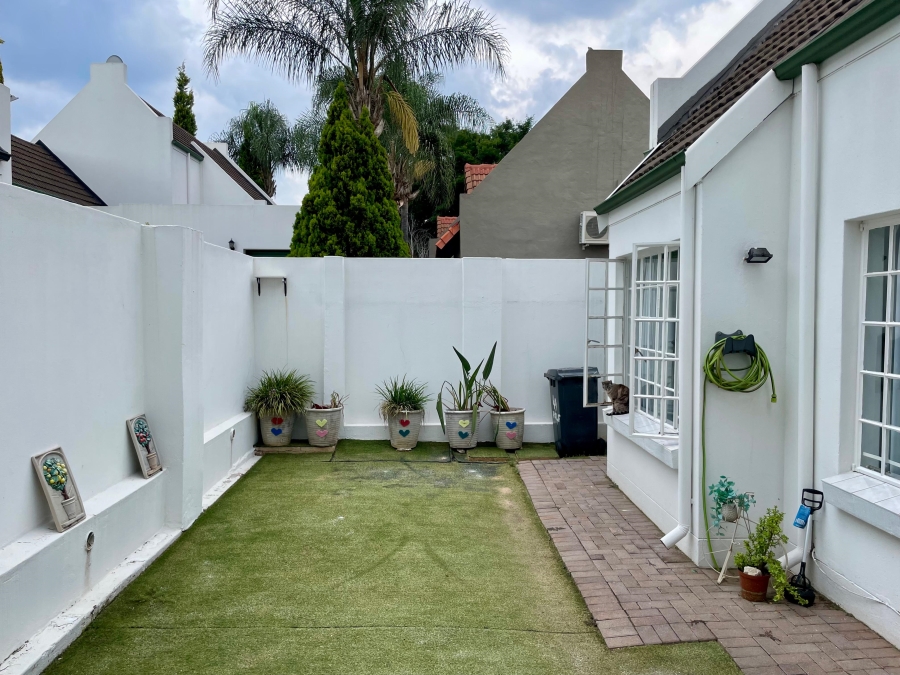 3 Bedroom Property for Sale in Faerie Glen Gauteng