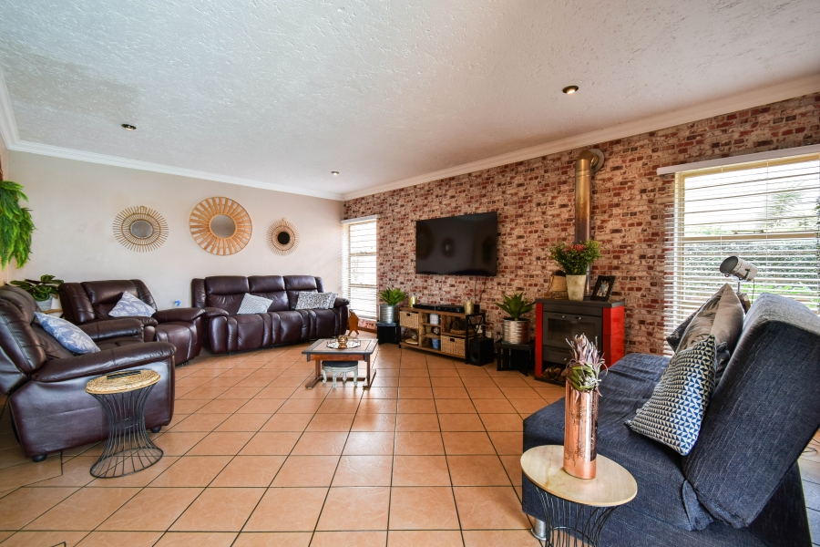 4 Bedroom Property for Sale in Moreleta Park Gauteng