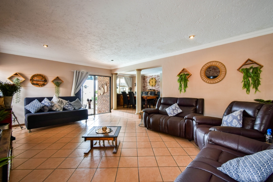 4 Bedroom Property for Sale in Moreleta Park Gauteng