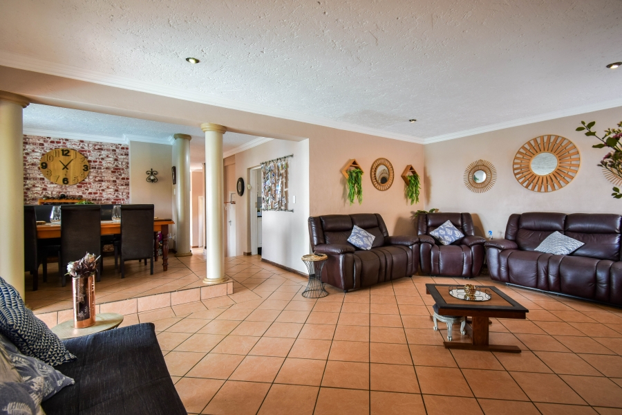 4 Bedroom Property for Sale in Moreleta Park Gauteng