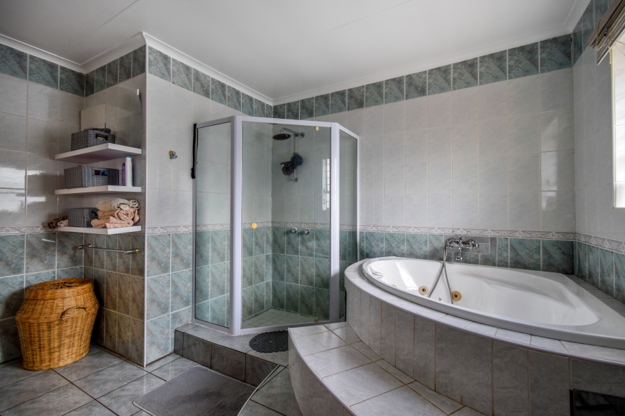 4 Bedroom Property for Sale in Moreleta Park Gauteng