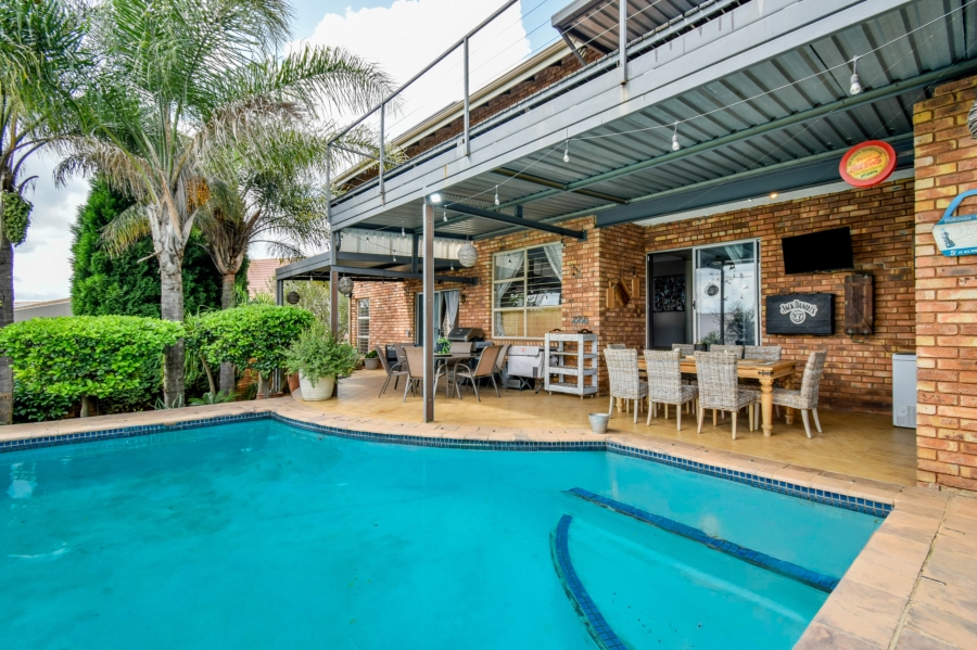4 Bedroom Property for Sale in Moreleta Park Gauteng