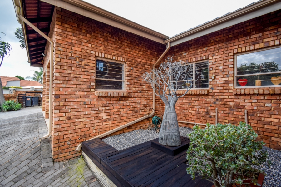 4 Bedroom Property for Sale in Moreleta Park Gauteng