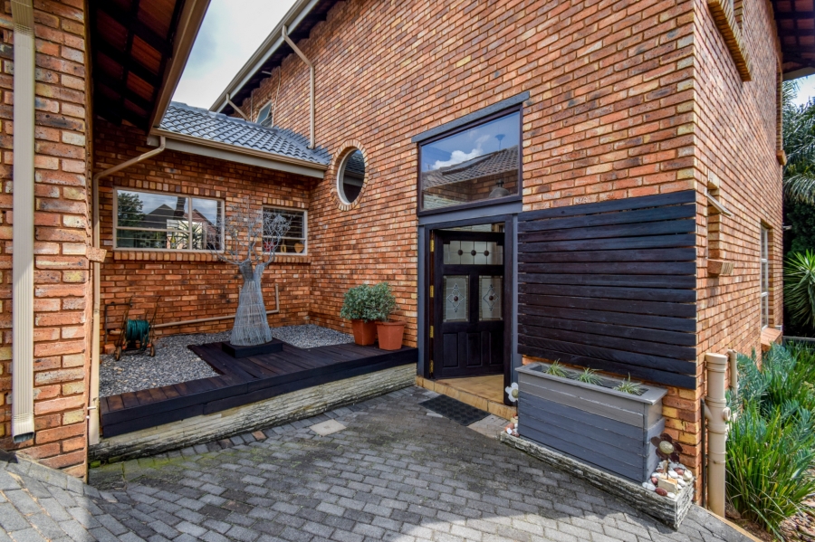 4 Bedroom Property for Sale in Moreleta Park Gauteng