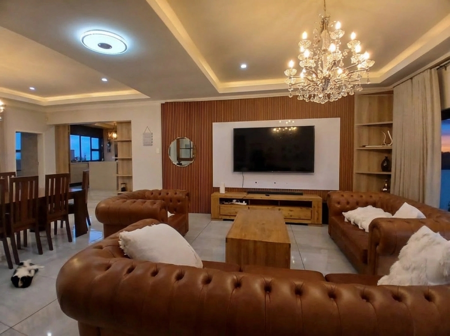 7 Bedroom Property for Sale in Waterkloof Ridge Gauteng