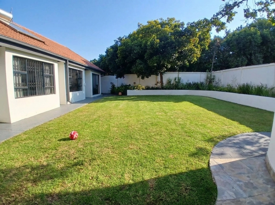 7 Bedroom Property for Sale in Waterkloof Ridge Gauteng