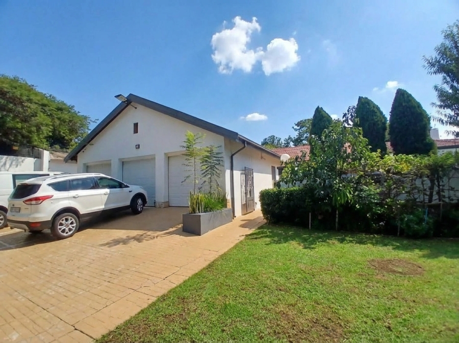 7 Bedroom Property for Sale in Waterkloof Ridge Gauteng