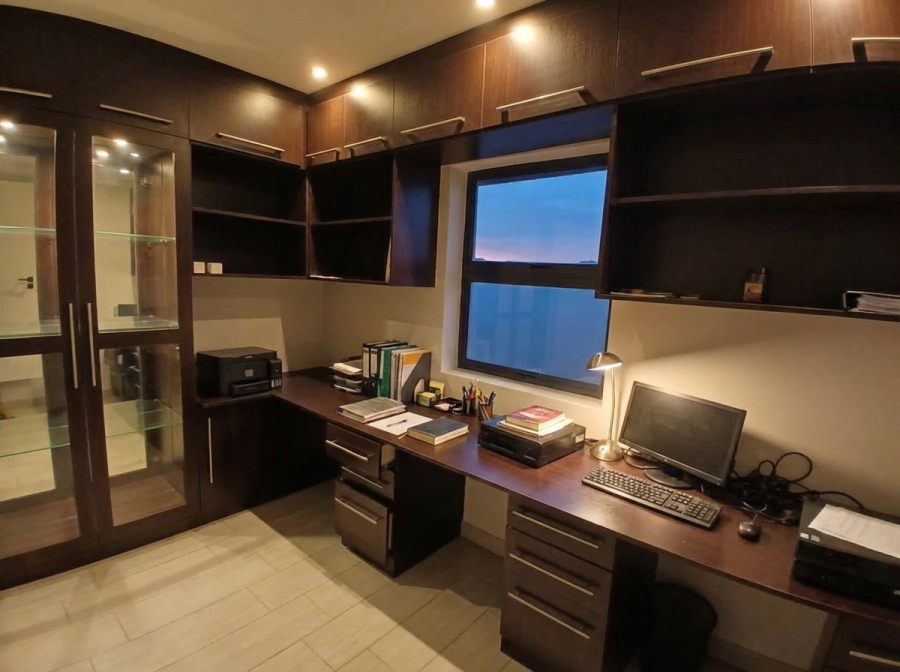 7 Bedroom Property for Sale in Waterkloof Ridge Gauteng