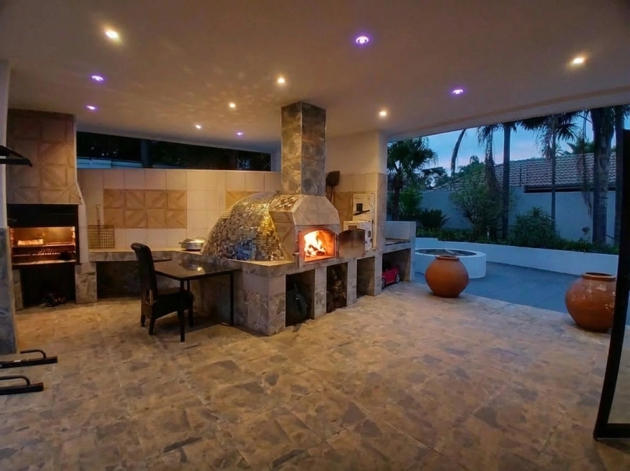 7 Bedroom Property for Sale in Waterkloof Ridge Gauteng