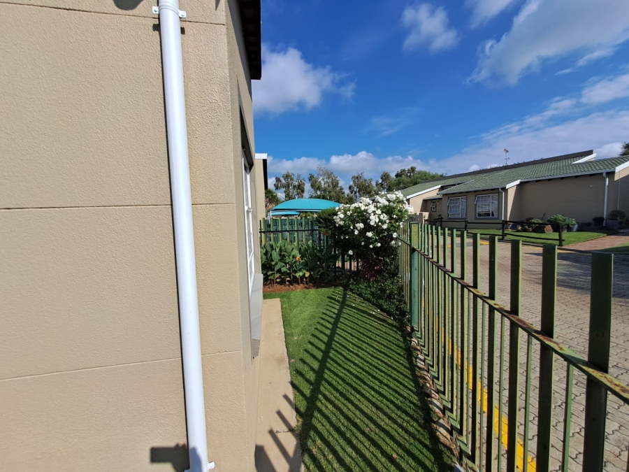 2 Bedroom Property for Sale in Meyersdal Gauteng