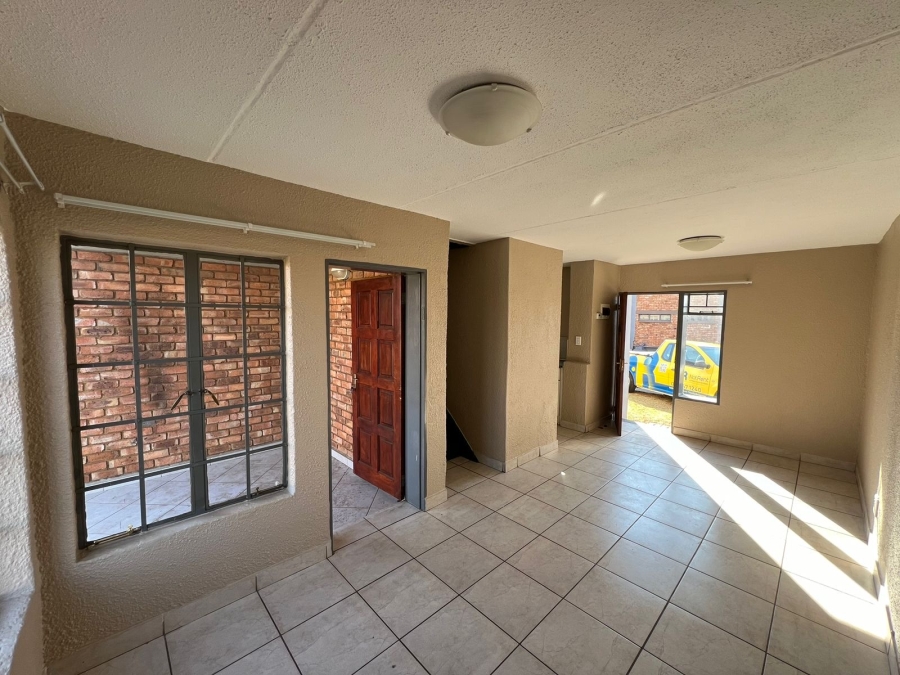 To Let 2 Bedroom Property for Rent in Windmill Park Gauteng