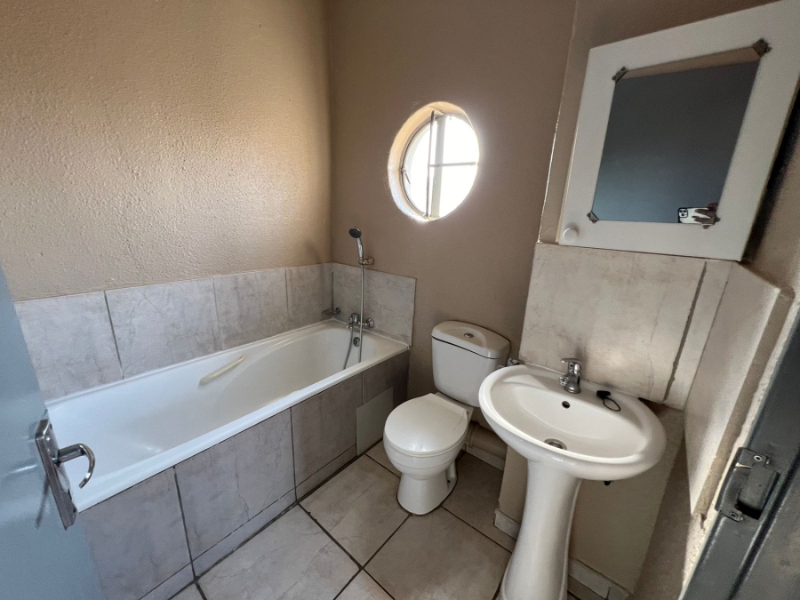 To Let 2 Bedroom Property for Rent in Windmill Park Gauteng