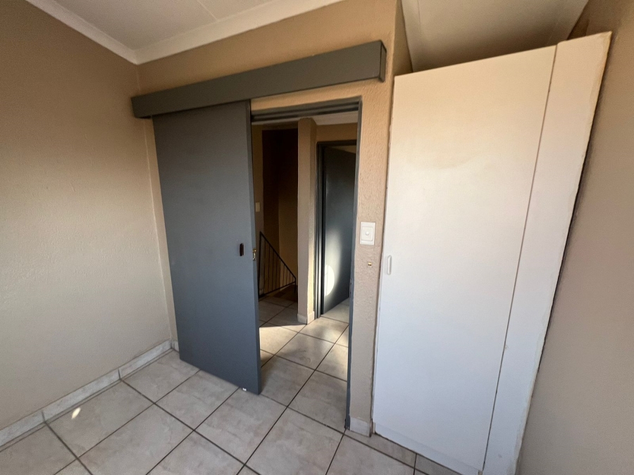 To Let 2 Bedroom Property for Rent in Windmill Park Gauteng