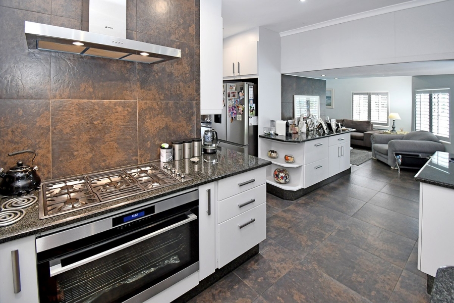 3 Bedroom Property for Sale in Parkmore Gauteng