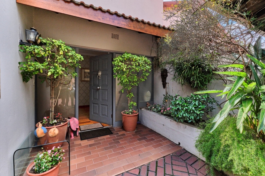 5 Bedroom Property for Sale in Morningside Manor Gauteng