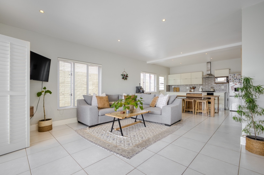 3 Bedroom Property for Sale in Linden Gauteng