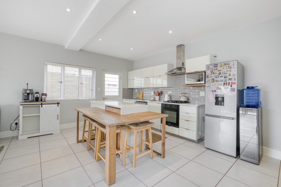 3 Bedroom Property for Sale in Linden Gauteng