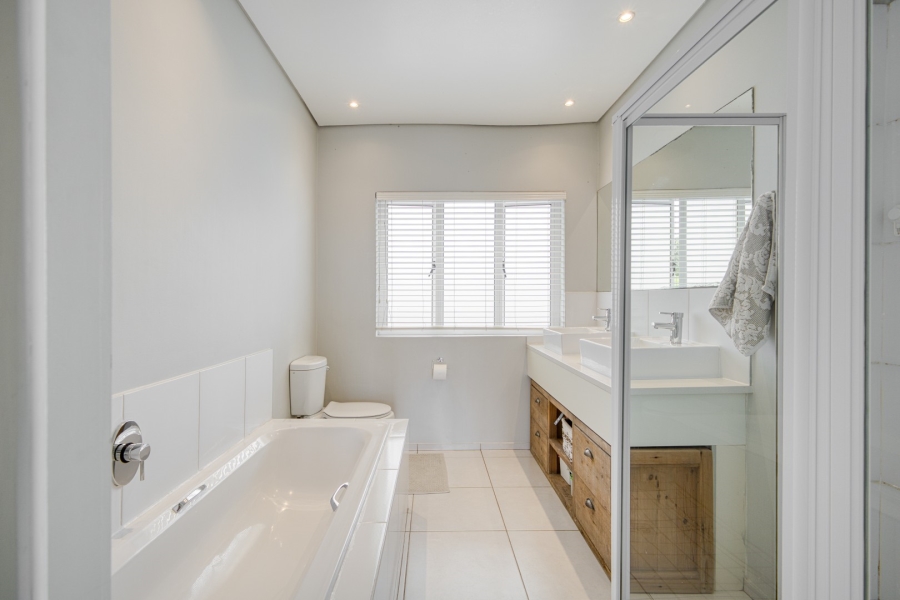 3 Bedroom Property for Sale in Linden Gauteng