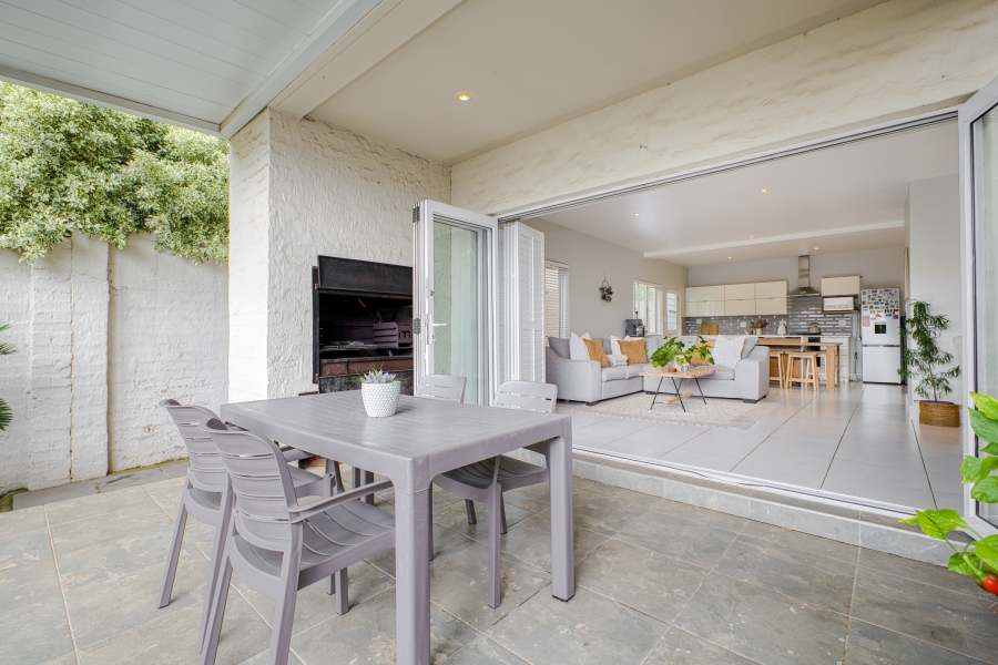 3 Bedroom Property for Sale in Linden Gauteng