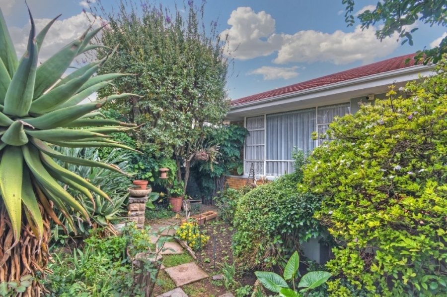 3 Bedroom Property for Sale in Orange Grove Gauteng