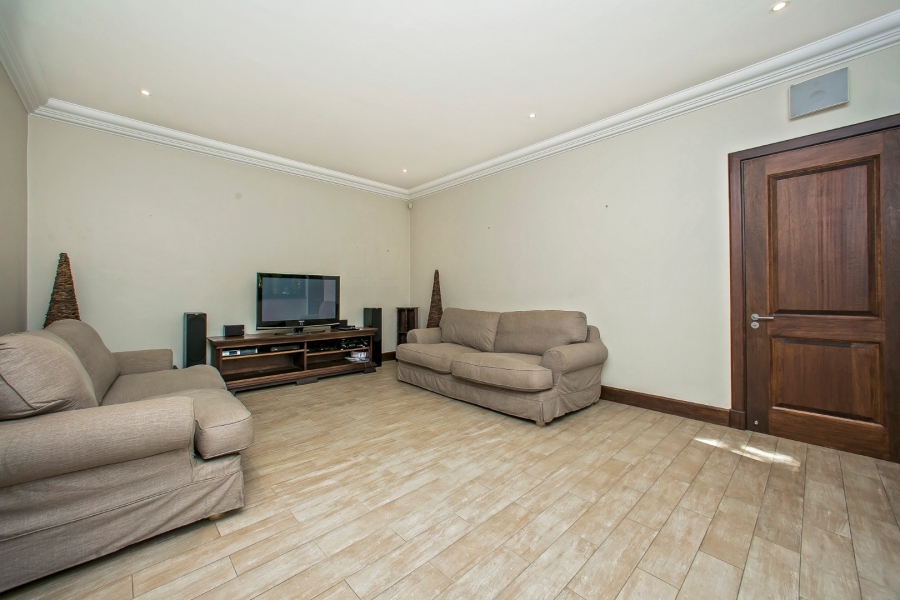 To Let 4 Bedroom Property for Rent in Hyde Park Gauteng