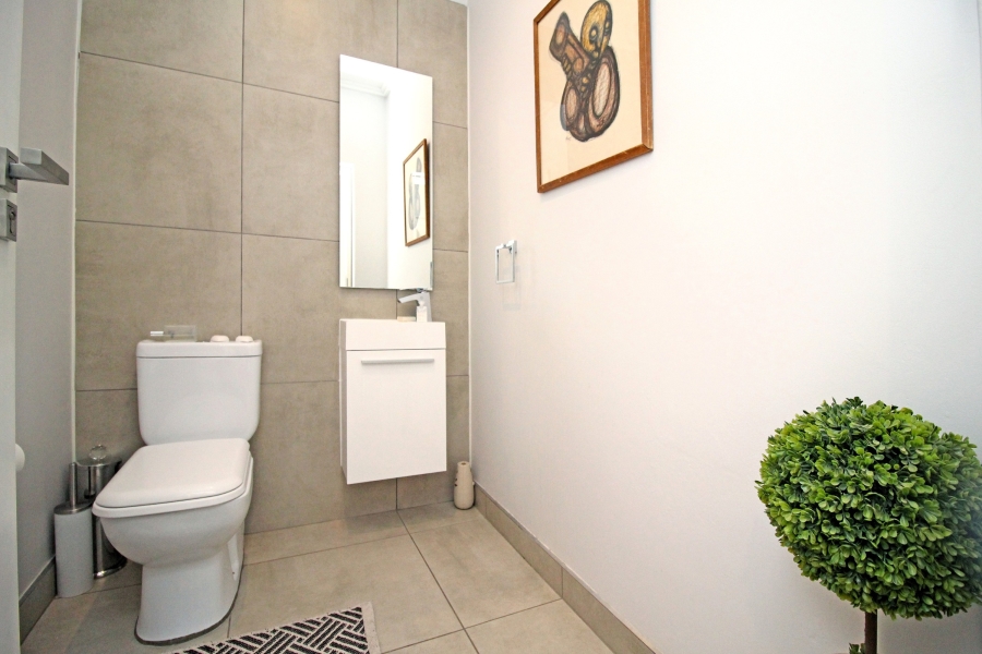 3 Bedroom Property for Sale in Hurlingham Gauteng