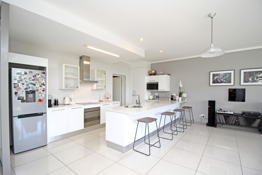 3 Bedroom Property for Sale in Hurlingham Gauteng