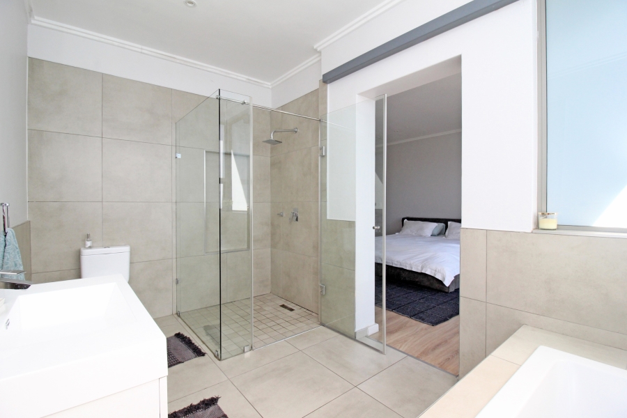 3 Bedroom Property for Sale in Hurlingham Gauteng