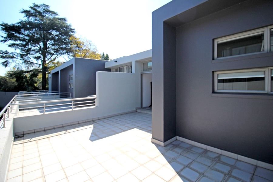 3 Bedroom Property for Sale in Hurlingham Gauteng
