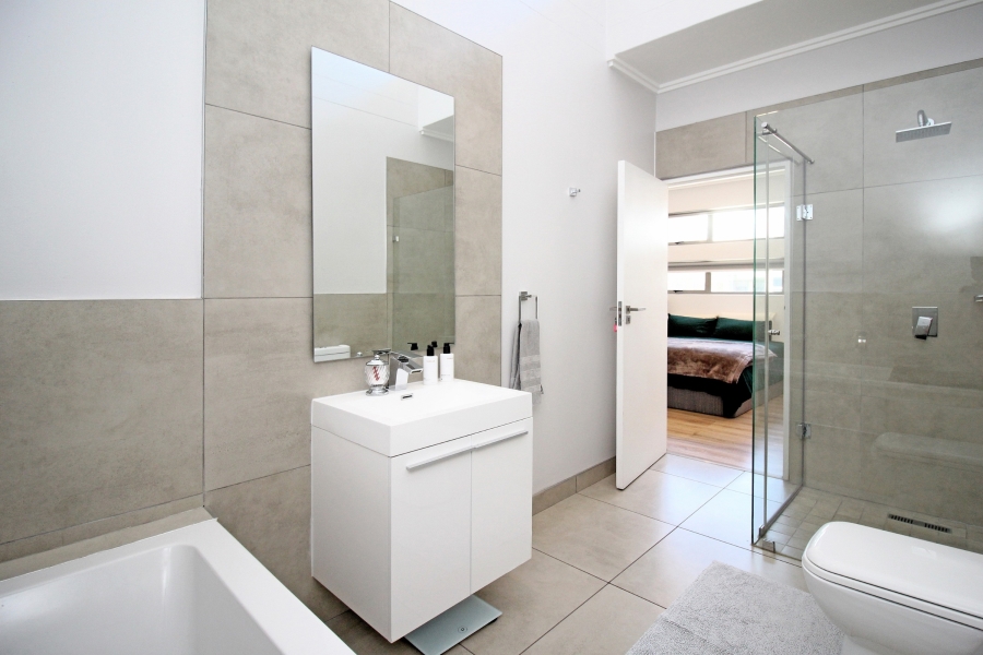 3 Bedroom Property for Sale in Hurlingham Gauteng