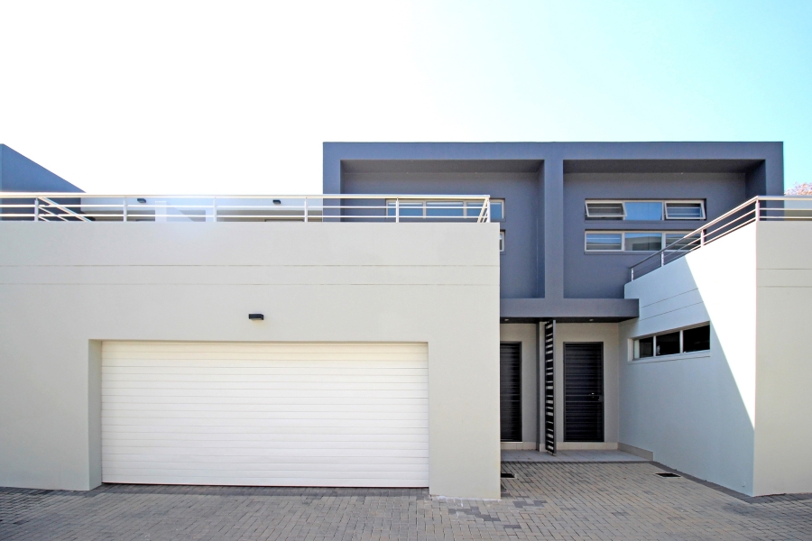 3 Bedroom Property for Sale in Hurlingham Gauteng