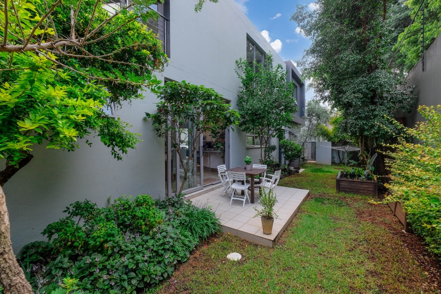 4 Bedroom Property for Sale in Hurlingham Gauteng