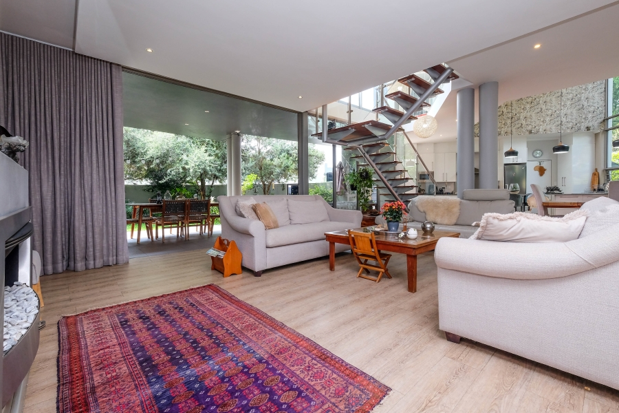 4 Bedroom Property for Sale in Hurlingham Gauteng