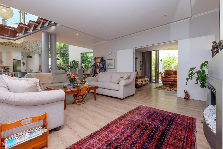 4 Bedroom Property for Sale in Hurlingham Gauteng