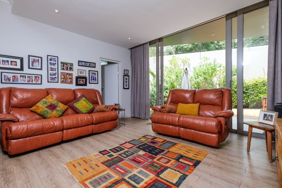 4 Bedroom Property for Sale in Hurlingham Gauteng