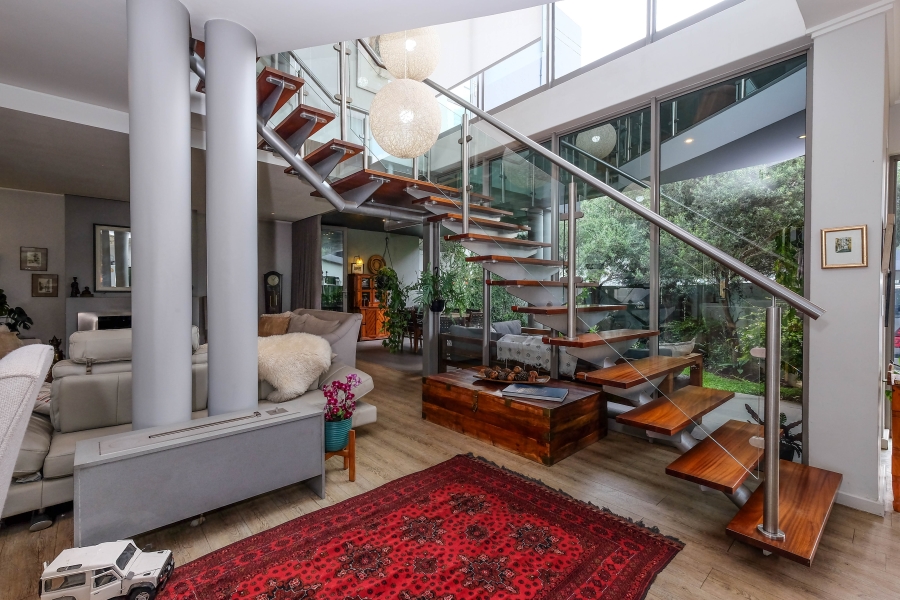 4 Bedroom Property for Sale in Hurlingham Gauteng