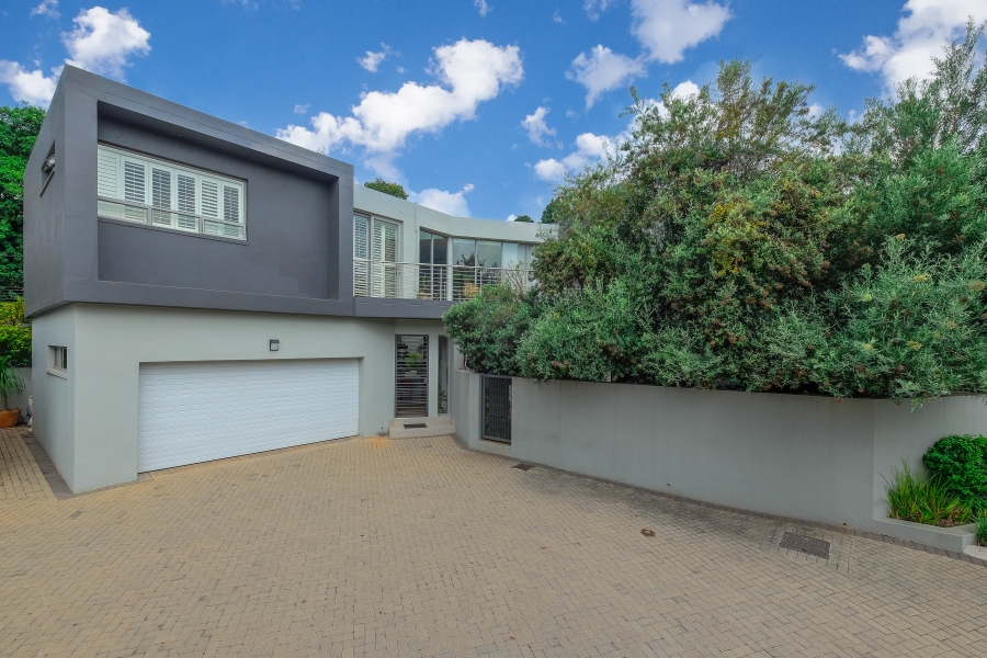 4 Bedroom Property for Sale in Hurlingham Gauteng