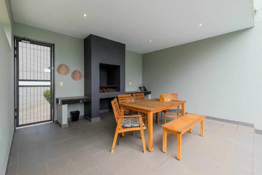 4 Bedroom Property for Sale in Hurlingham Gauteng