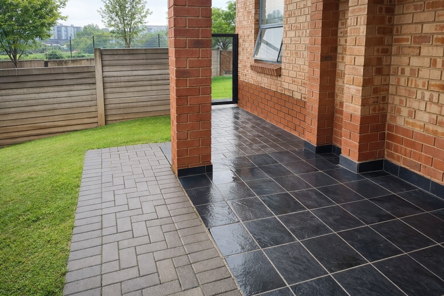 To Let 2 Bedroom Property for Rent in Erand Gardens Gauteng