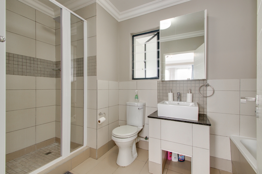 1 Bedroom Property for Sale in Chartwell Gauteng