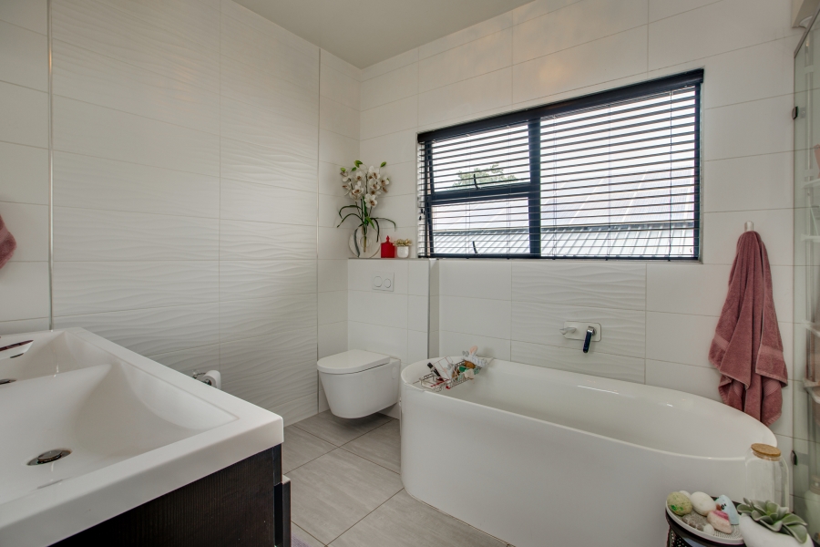 3 Bedroom Property for Sale in Bryanston Gauteng