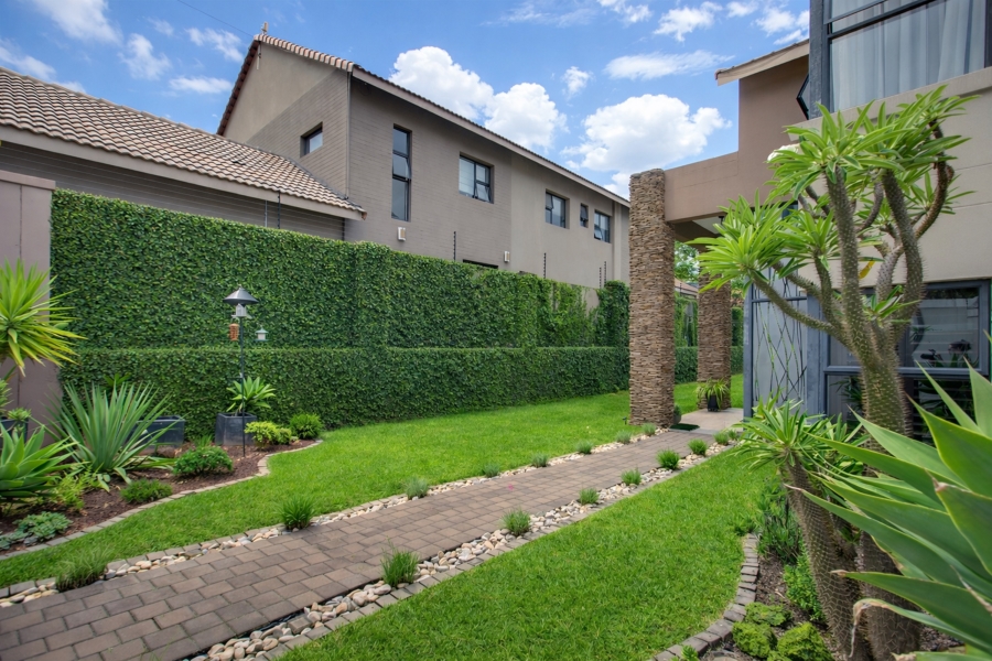 3 Bedroom Property for Sale in Bryanston Gauteng