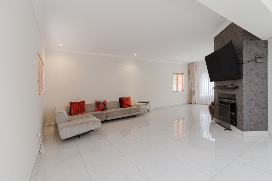 To Let 4 Bedroom Property for Rent in Fourways Gauteng