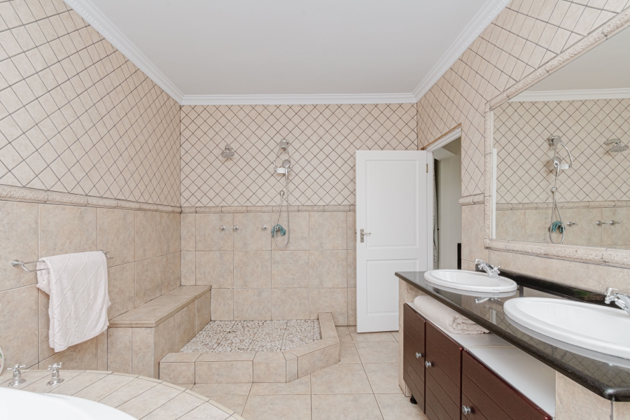 To Let 4 Bedroom Property for Rent in Fourways Gauteng