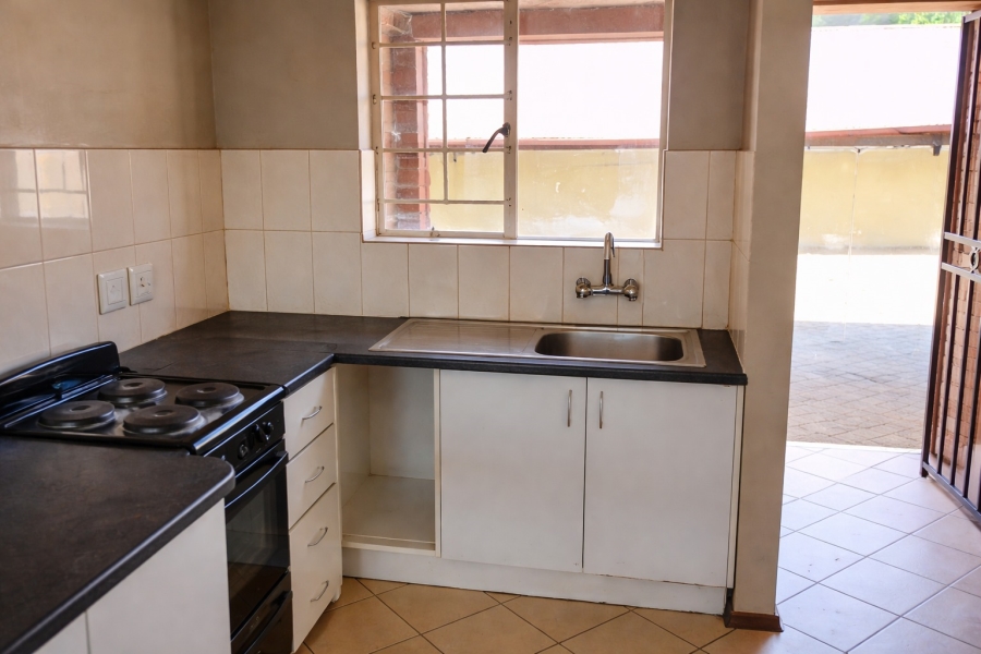 To Let 2 Bedroom Property for Rent in Allen Grove Gauteng